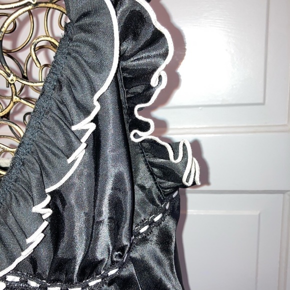 ADORABLE Black Nightie And Robe - Picture 4 of 15